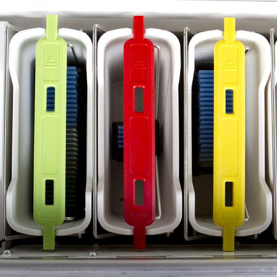 Reduce errors with color coded rack handles for protocol autostart.