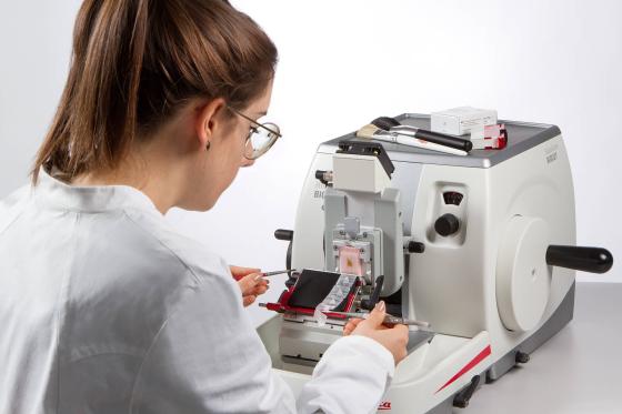 Leica RM CoolClamp - Improved workflow and uniform paraffin sections
