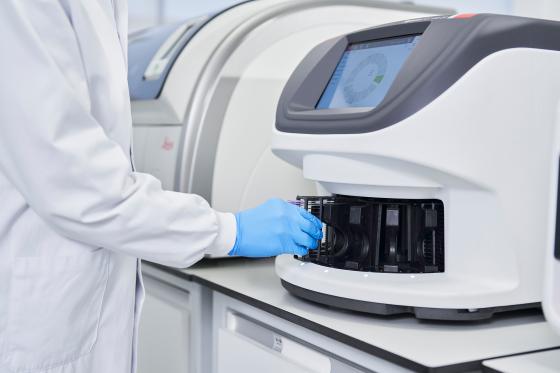 Aperio GT 450 DX - Automated Digital Pathology Slide Scanner