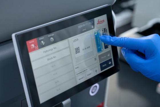 Simple and intuitive slide printing operation touchscreen interface