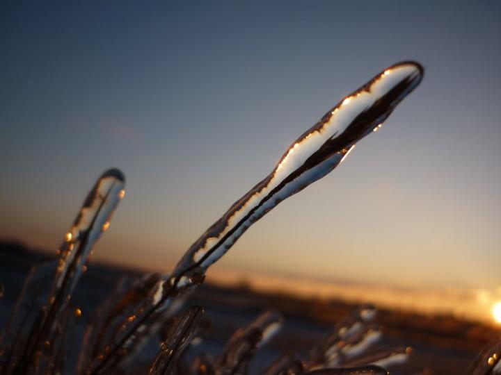 Fig. 3: Layers of dense vitreous ice. Source: www.deviantart.net