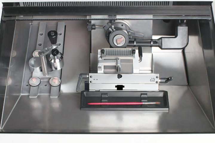 ★TPI Remoclip f. Leica レモクリップ　珍品！希少品ですから 上質な革の細いカメラストラップ クラシコ・ドリット