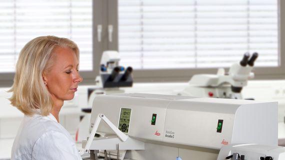 HistoCore Arcadia H | Heated Paraffin Embedding Station