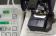 The vertical deflection of the blade can be measured by Leica’s Vibrocheck™ measurement device. Both vertical deflection (in μm) and rotation direction of the adjustment screw are displayed on the separate, foil-protected control panel.