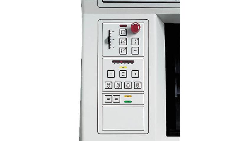 The Leica CM3050 S Cryostat helps you stay focused with a frozen section thickness totalizer and counter